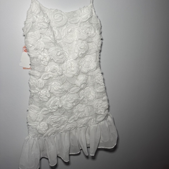WHITE Engagement DRESS summer - Picture 1 of 3